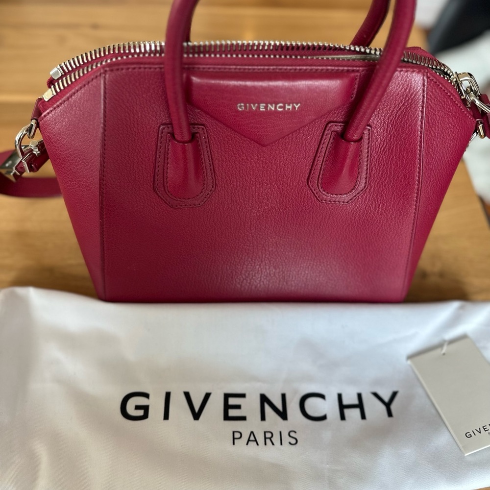 Givenchy Small Antigona Raspberry
